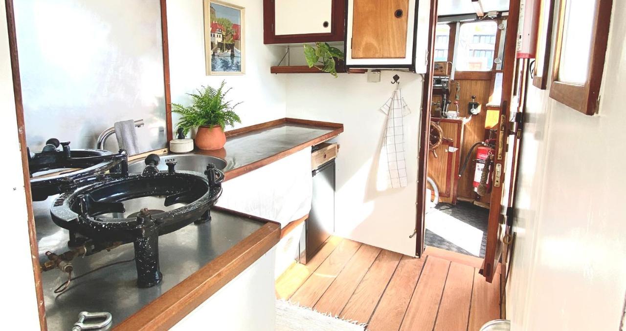 Varra Water - Unique Boat Accomodation - Bornholm - Fjaelstavn Neksø エクステリア 写真