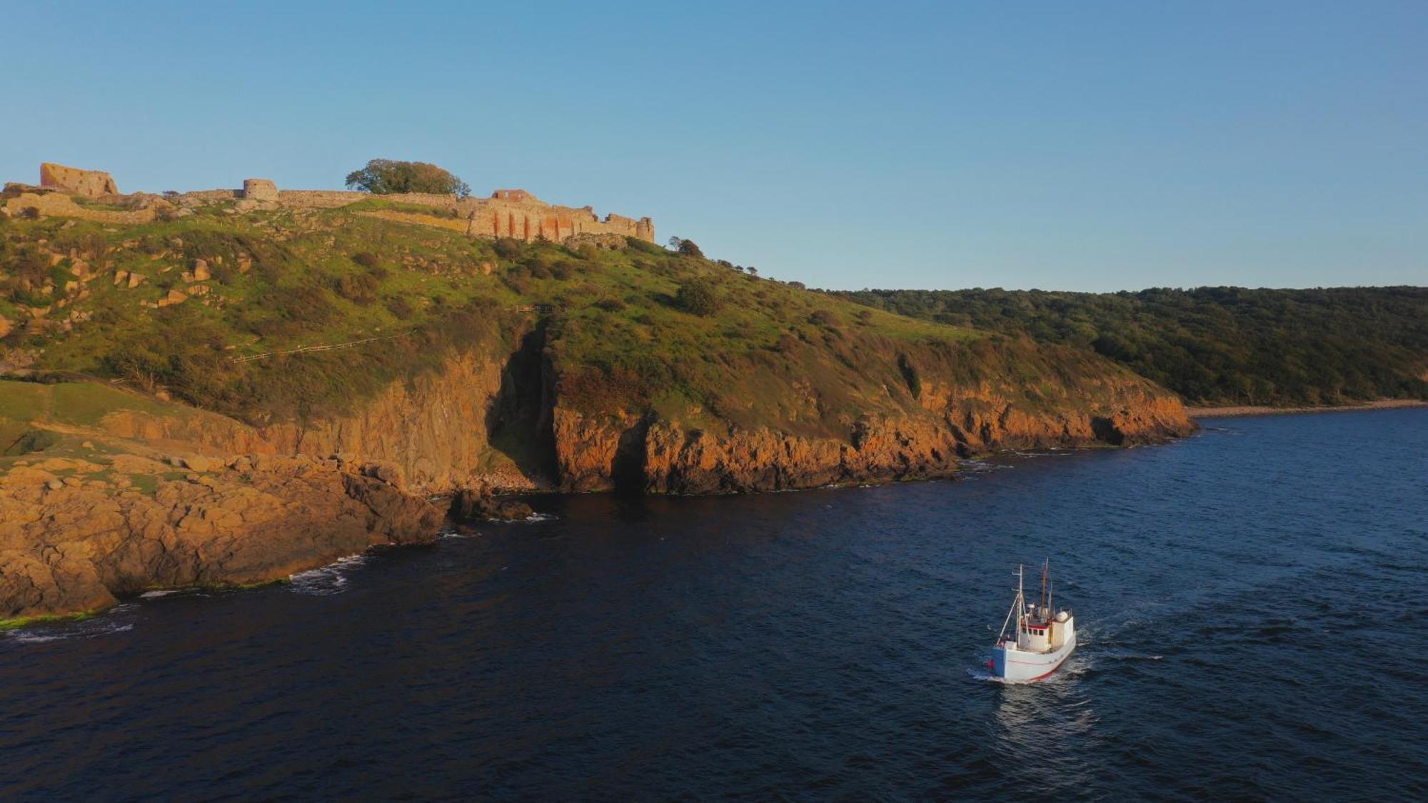 Varra Water - Unique Boat Accomodation - Bornholm - Fjaelstavn Neksø エクステリア 写真