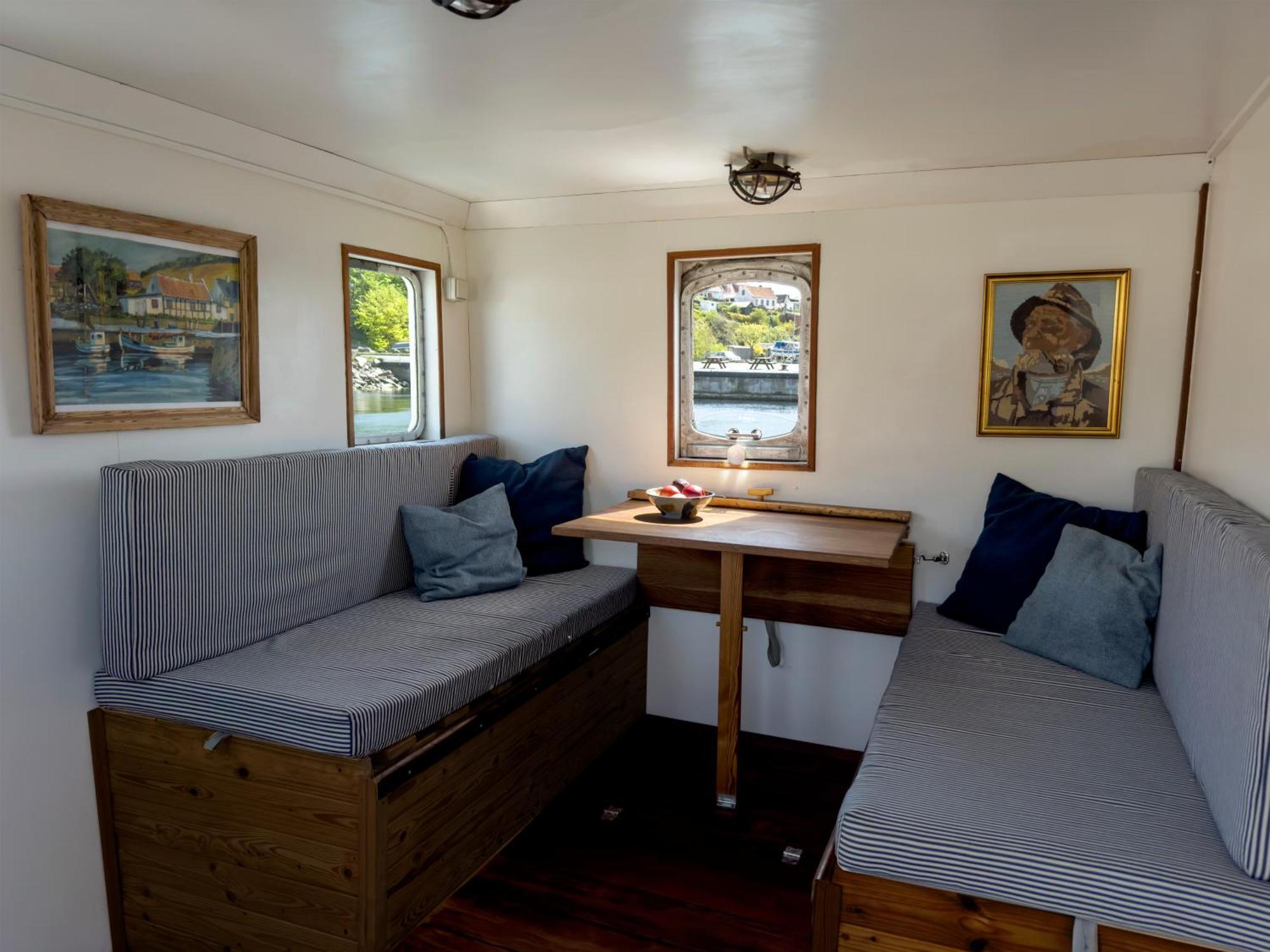 Varra Water - Unique Boat Accomodation - Bornholm - Fjaelstavn Neksø エクステリア 写真